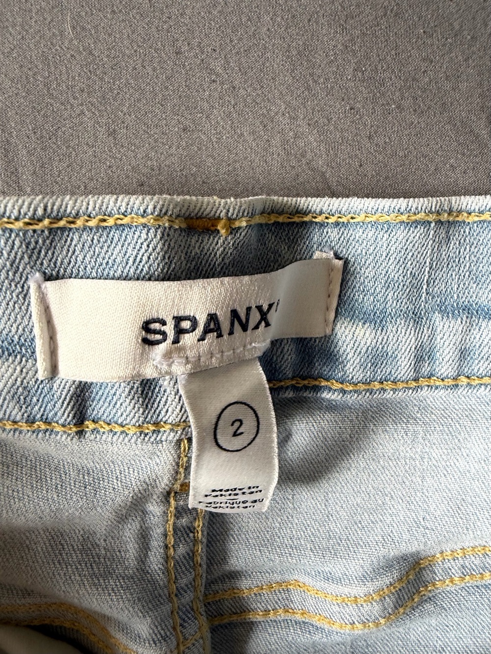 SPANX Lightwash Blue Shaping Denim Slim Straight Leg Jeans size 2 EUC - Picture 6 of 11